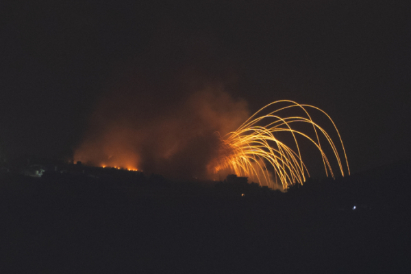 ▲Israeli shelling hit an area in southern Lebanon as seen from northern Israel, Monday, Sept. 30, 2024. (AP Photo/Leo Correa) (뉴시스)