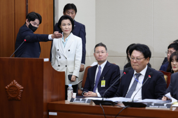 ▲이진숙 방송통신위원장이 7일 서울 여의도 국회에서 열린 과학기술정보방송통신위원회 국정감사에 참석하고 있다. 신태현 기자 holjjak@