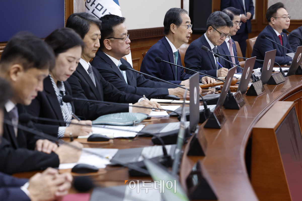 ▲한덕수 국무총리가 5일 서울 종로구 정부서울청사에서 열린 국무회의에서 모두발언을 하고 있다. 조현호 기자 hyunho@