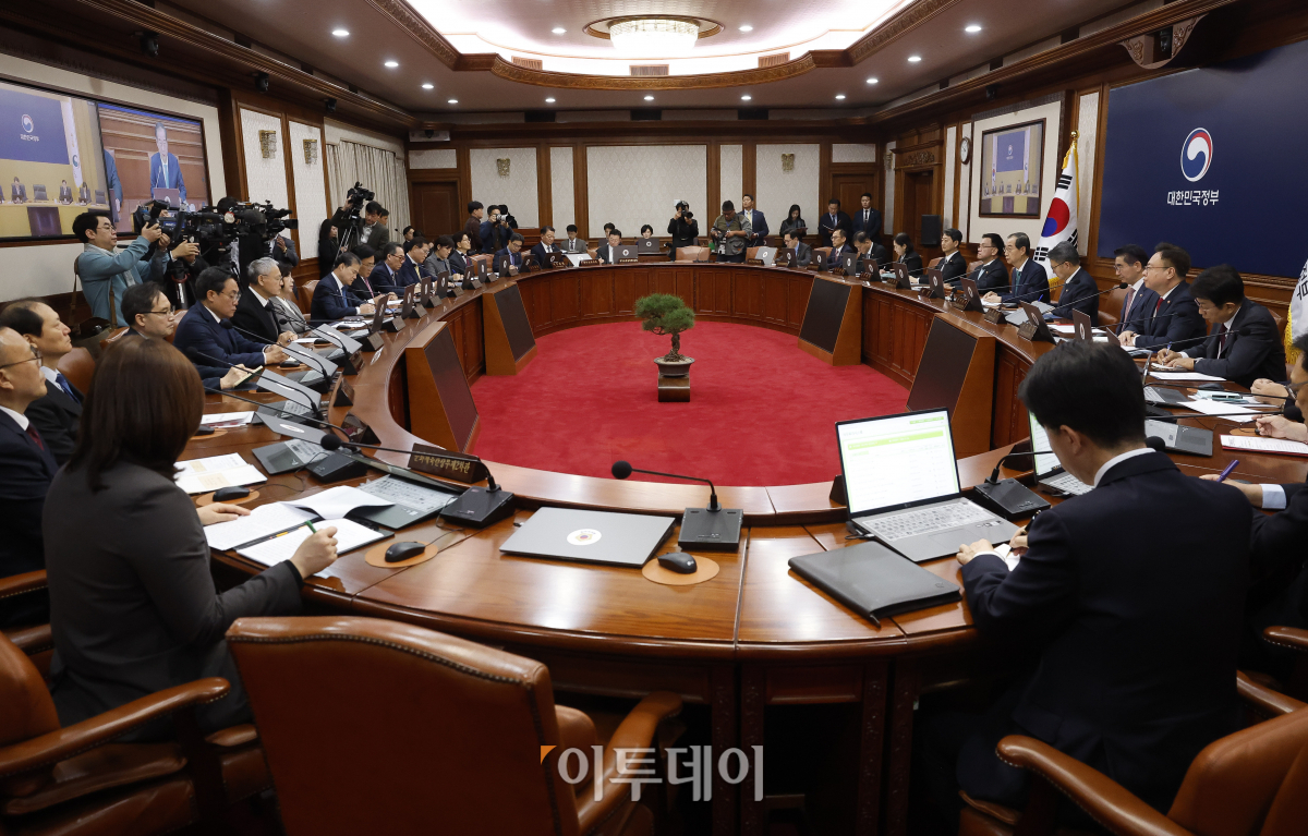 ▲한덕수 국무총리가 5일 서울 종로구 정부서울청사에서 열린 국무회의에서 모두발언을 하고 있다. 조현호 기자 hyunho@