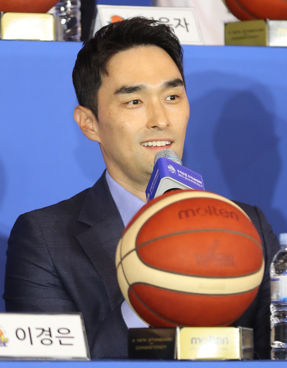 ▲구나단 신한은행 감독 (뉴시스)