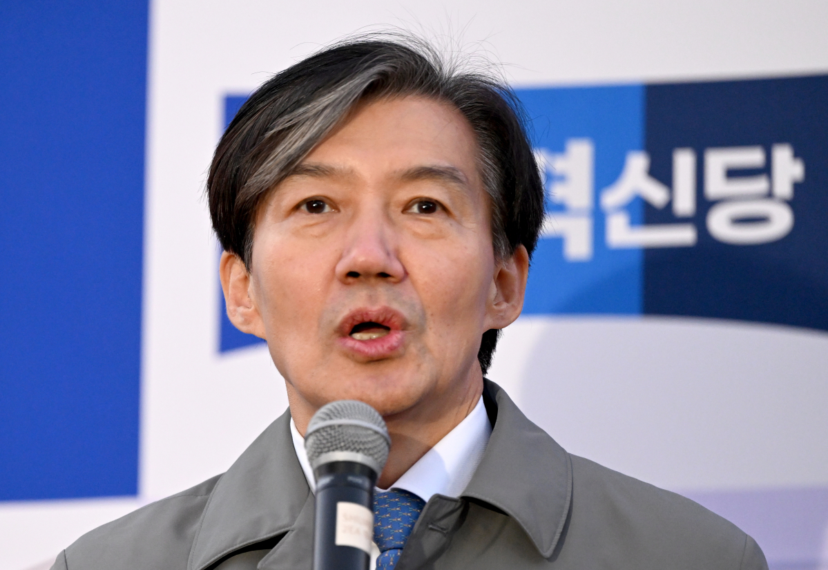 ▲조국혁신당 조국대표가 7일 오후 전남 무안군 남악중앙공원에서 열린 '탄핵다방 2호점'에 참석해 발언하고 있다. (뉴시스)