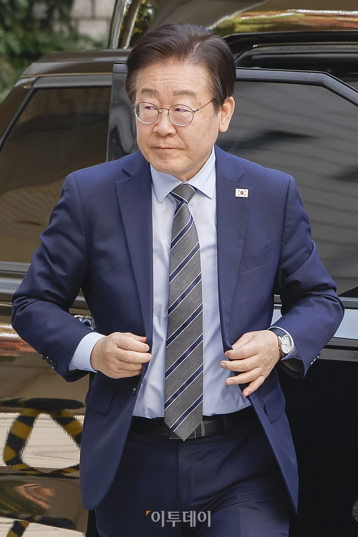 ▲이재명 더불어민주당 대표가 12일 서울 서초구 서울중앙지방법원에서 열린 대장동 배임·성남FC 뇌물 1심 속행 공판에 출석하고 있다. 조현호 기자 hyunho@