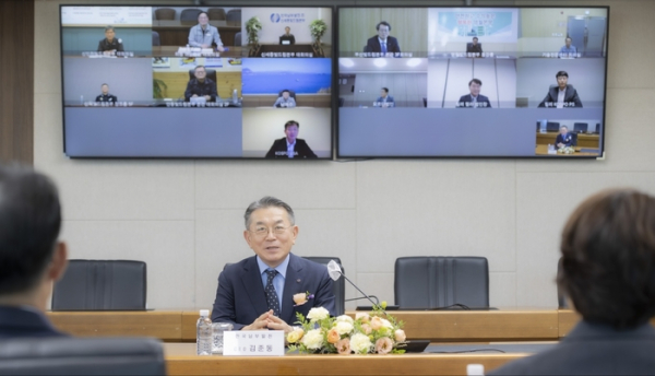 ▲김준동 한국남부발전 신임 사장이 취임인사를 하고 있다.  (남부발전)