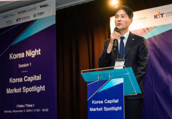 ▲4일 스톡홀름에서 코리아 캐피탈 마켓 스포트라이트(Korea Capital Market Spotlight)에 앞서 민경욱 한국거래소 코스닥시장본부장이 개회사를 하고있다. (사진=한국거래소)