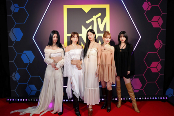 ▲르세라핌 '2024 MTV EMA' 레드카펫(사진제공=쏘쓰뮤직)