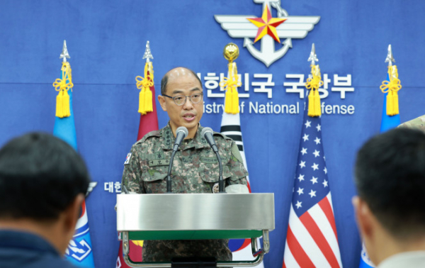 ▲이성준 합동참모본부 공보실장이 8월 12일 서울 용산구 국방부 브리핑실에서 열린 한미연합연습 '을지 자유의 방패'(UFS·을지프리덤실드)공동 기자회견을 마치고 취재진 질문에 답하고 있다. (뉴시스)