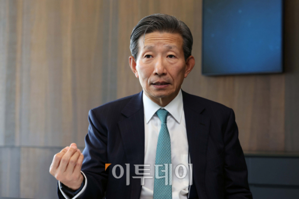 ▲ 이준기 ‘법무법인(유한) 태평양’ 업무집행 대표 변호사(경영 총괄)가 14일 서울 종로구 센트로폴리스 사무실에서 이투데이와 인터뷰를 진행하고 있다. (신태현 기자 holjjak@)