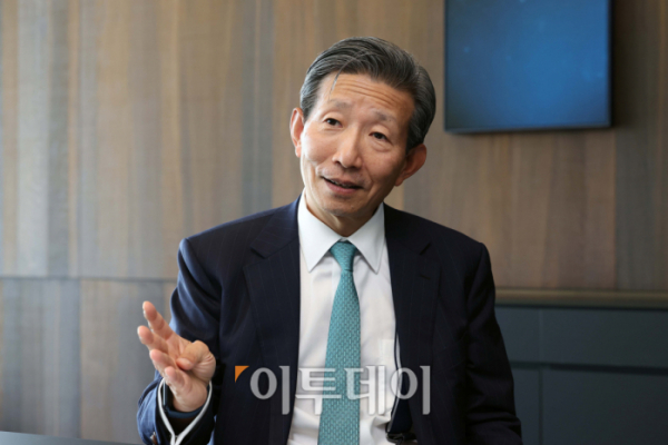 ▲ 이준기 ‘법무법인(유한) 태평양’ 업무집행 대표 변호사(경영 총괄)가 14일 서울 종로구 센트로폴리스 사무실에서 본지와 인터뷰를 갖고 있다. (신태현 기자 holjjak@)