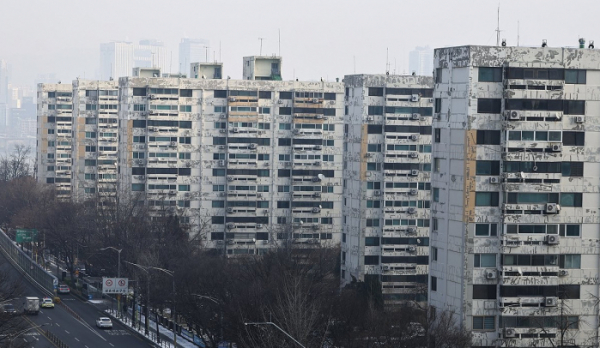 ▲14일 국토교통부는 그간 정비사업의 걸림돌이라는 비판을 받아온 안전진단을 폐지하는 내용을 골자로 하는 '도시 및 주거환경정비법'('도시정비법') 개정안이 국회를 통과했다고 밝혔다. (연합뉴스)