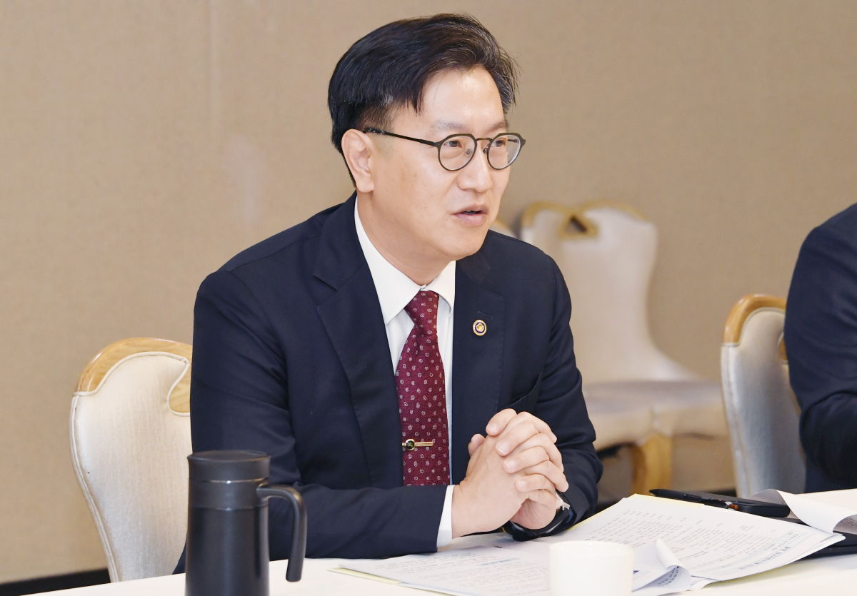 ▲김범석 기획재정부 제1차관이 5일 서울 종로구 정부서울청사에서 열린 '경제금융상황 점검 전담반(TF) 회의'를 주재, 모두발언을 하고 있다. (기획재정부)