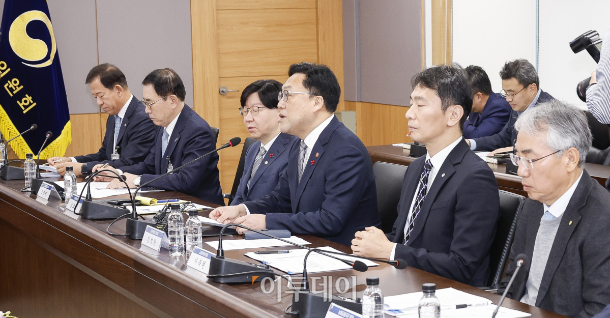 ▲김병환 금융위원장이 9일 서울 종로구 금융위원회에서 열린 금융상황 점검회의에서 모두발언 하고 있다. 조현호 기자 hyunho@