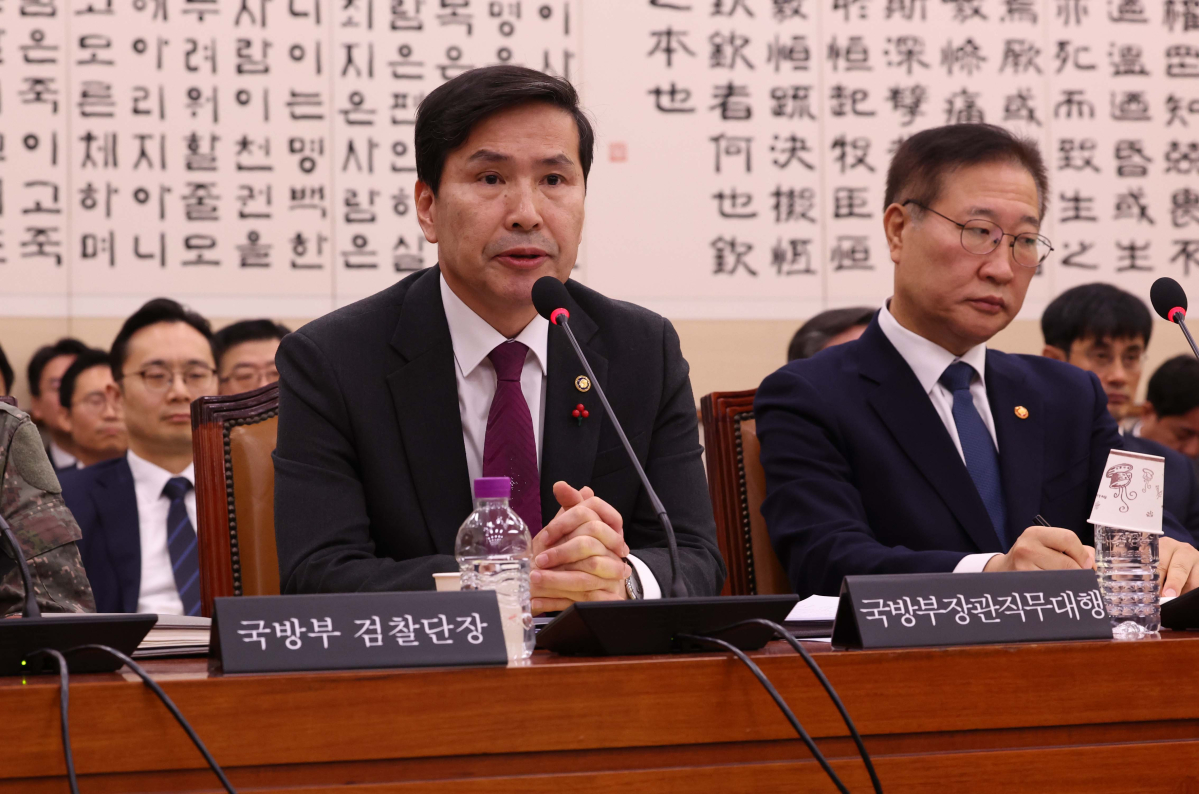 ▲김선호 국방부 장관 직무대행이 11일 서울 여의도 국회에서 열린 법제사법위원회의 12·3 비상계엄 사태 관련 현안질의에서 의원 질의에 답하고 있다. 신태현 기자 holjjak@