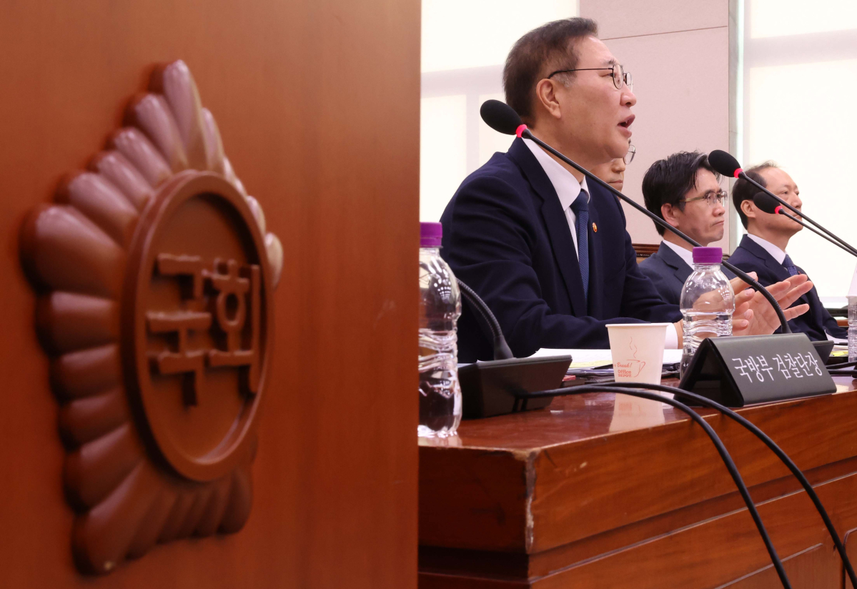 ▲박성재 법무부 장관이 11일 서울 여의도 국회에서 열린 법제사법위원회의 12·3 비상계엄 사태 관련 현안질의에서 의원 질의에 답하고 있다. 신태현 기자 holjjak@