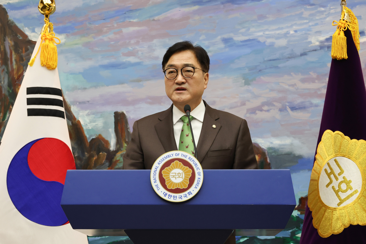 ▲우원식 국회의장이 11일 오전 서울 여의도 국회에서 현 시국과 관련해 기자회견을 하고 있다. (사진=연합뉴스)