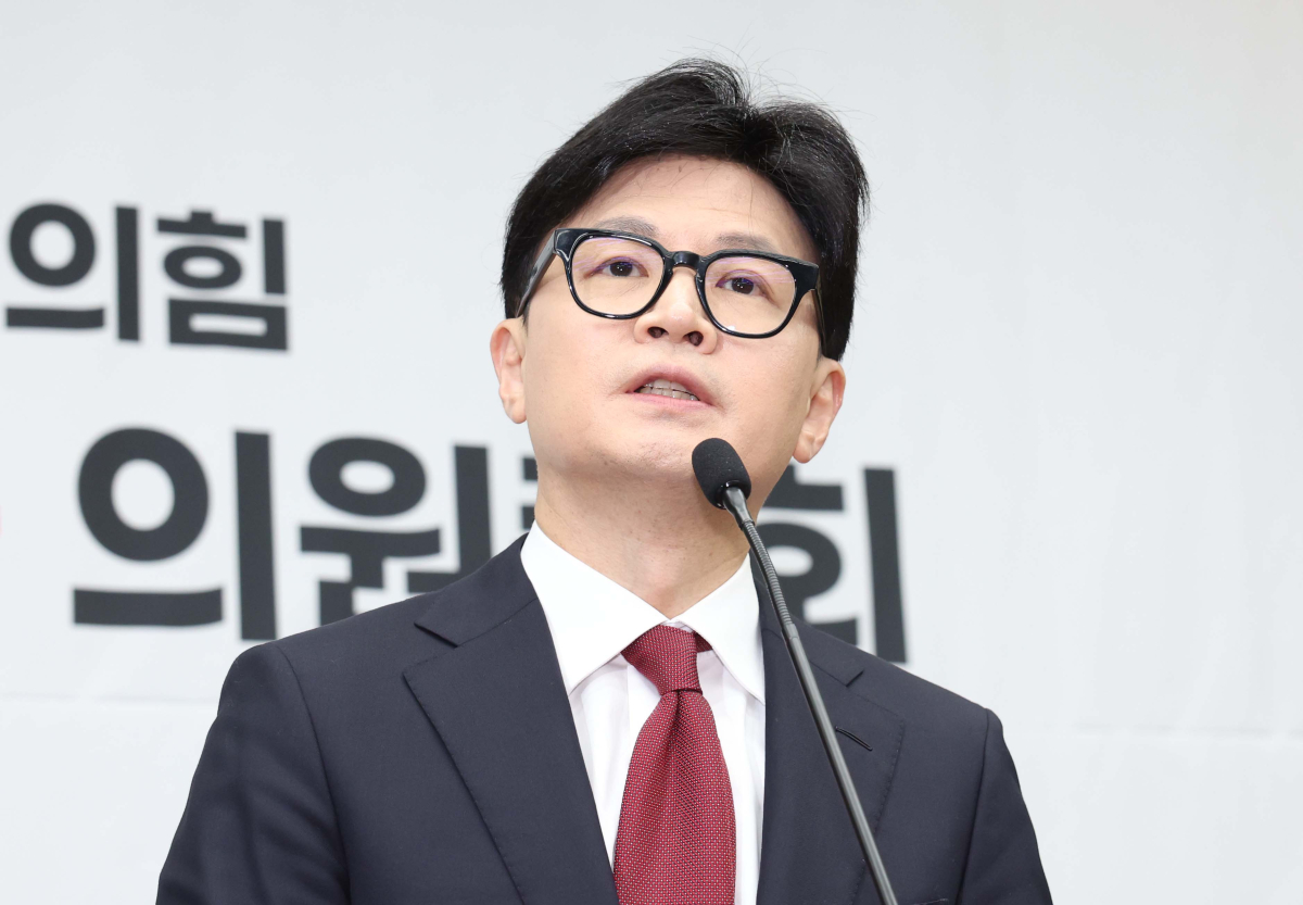 ▲한동훈 국민의힘 대표가 12일 서울 여의도 국회에서 열린 국민의힘 원내대표 선출 의원총회에 앞서 발언하고 있다. 신태현 기자 holjjak@