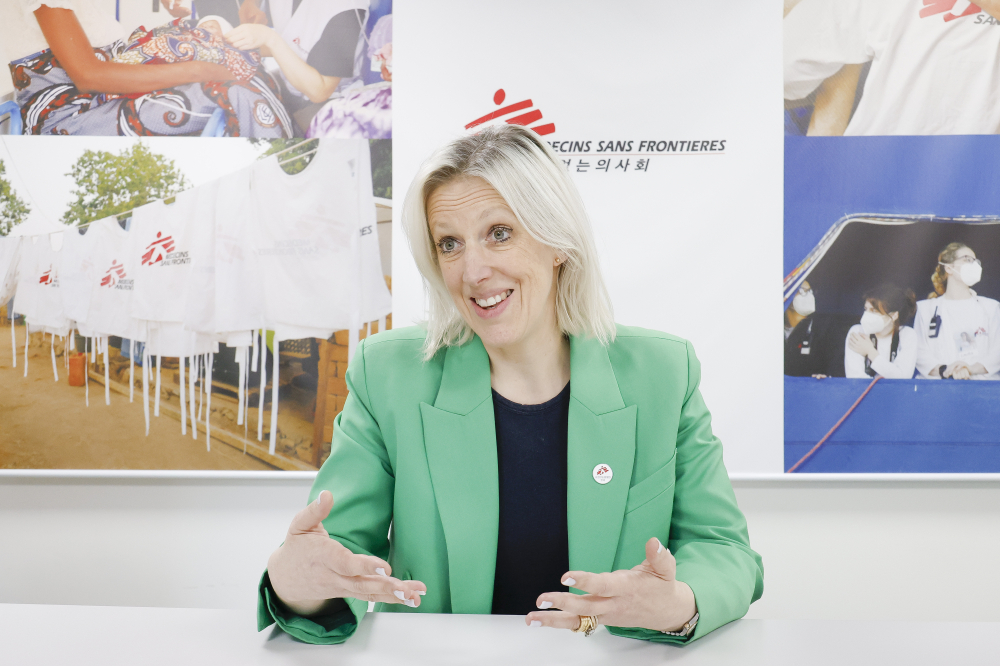 ▲엠마 캠벨 국경없는의사회 한국 사무총장이 최근 서울 서초구 국경없는의사회에서 본지와 만나 “한국은 보건과 안보에 대한 국제적 논의에서 목소리를 낼 수 있는 선진국이기 때문에 한국 시민들의 관심과 도움이 큰 변화를 일으킬 수 있다”라고 강조했다. 조현호 기자 hyunho@ (이투데이DB)
