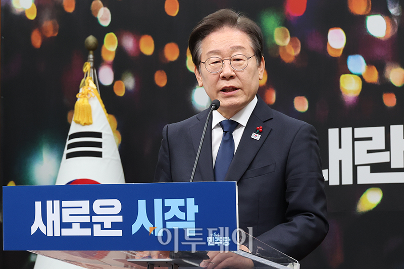 ▲이재명 더불어민주당 대표가 15일 서울 여의도 국회 본청 당대표회의실에서 기자회견을 하고 있다. 고이란 기자 photoeran@