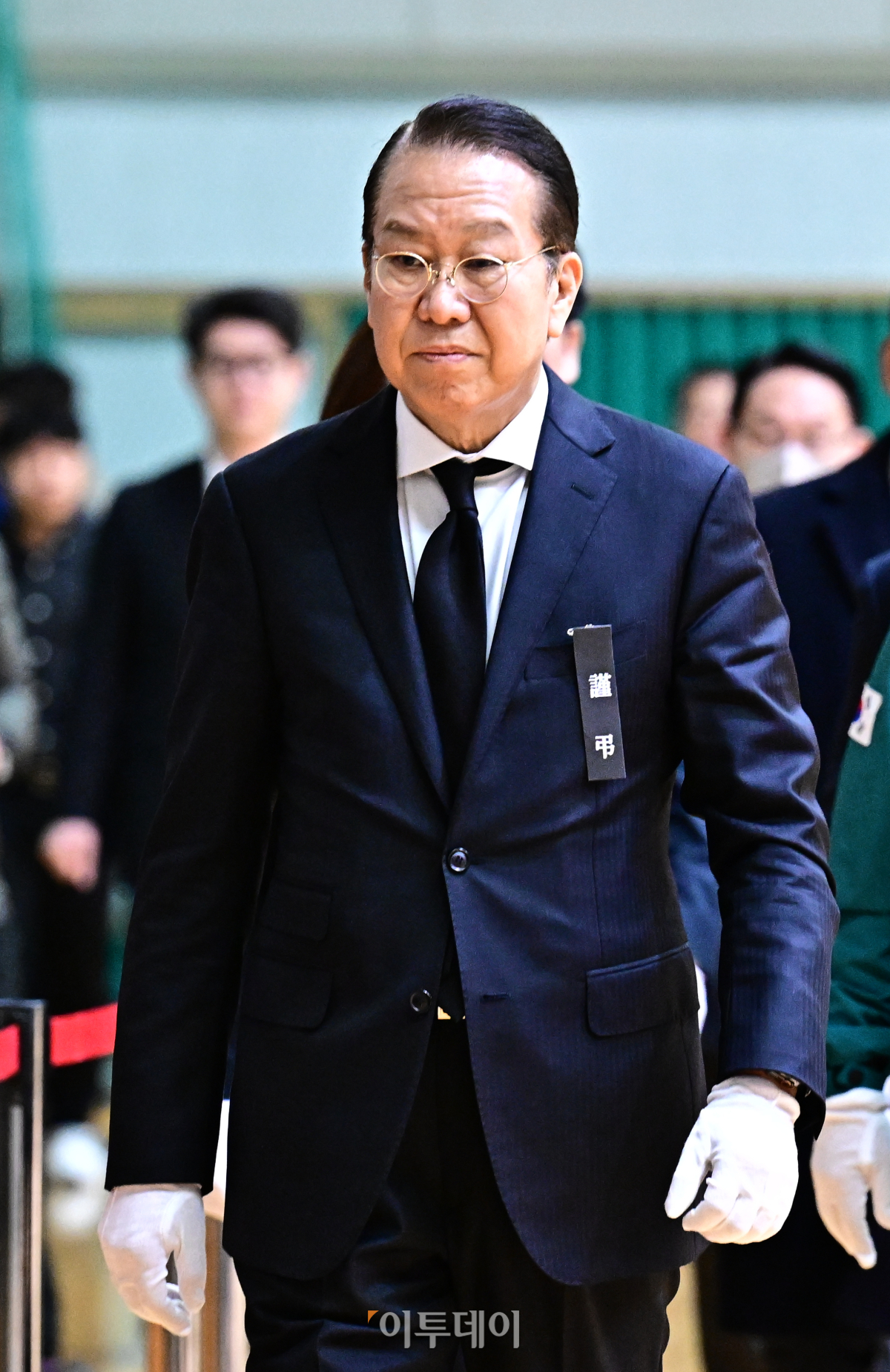 ▲권영세 국민의힘 비상대책위원장이 30일 전남 무안군 무안종합스포츠파크에 마련된 제주항공 여객기 사고 희생자 합동분향소에서 조문하고 있다. 조현호 기자 hyunho@