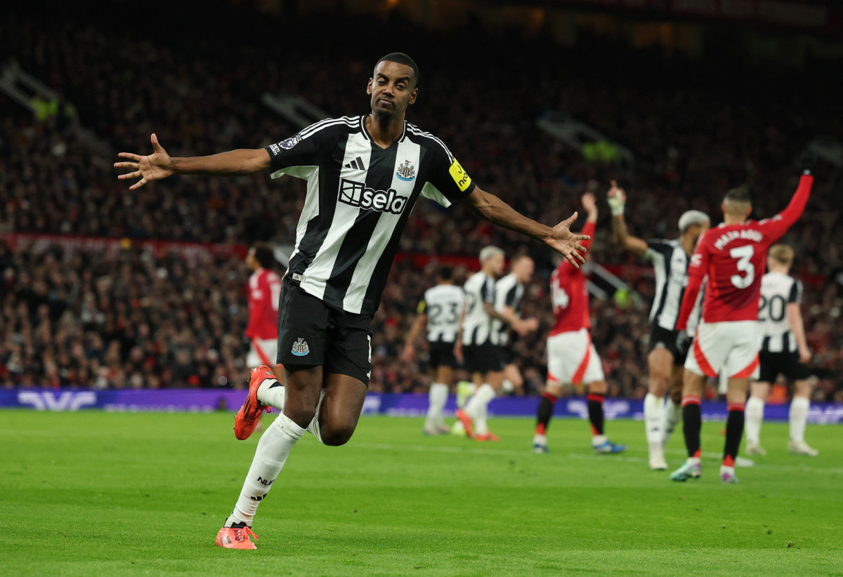 ▲31일(한국시간) 영국 맨체스터에 있는 올드 트래포드에서 열린 맨체스터 유나이티드와 뉴캐슬 유나이티드의 2024-2025 잉글리시 프리미어리그(EPL) 19라운드 경기에서 알렉산드르 이삭이 선제골을 넣은 후 기뻐하고 있다. (로이터/연합뉴스)