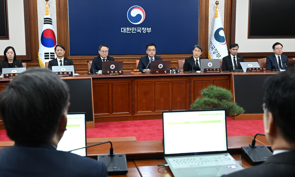 ▲최상목 대통령 권한대행 부총리 겸 기획재정부 장관이 31일 서울 종로구 정부서울청사에서 열린 국무회의에서 모두발언을 하고 있다. 사진=기획재정부