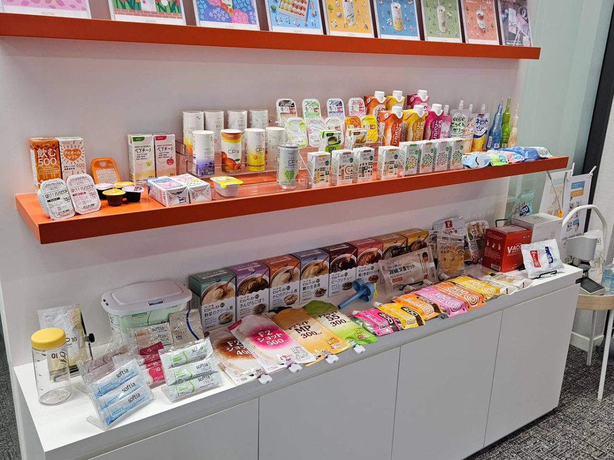 ▲서울시 중구에 있는 뉴트리 해외사업부 사무실에 진열된 다양한 뉴트리 제품. (사진=문현호 기자)