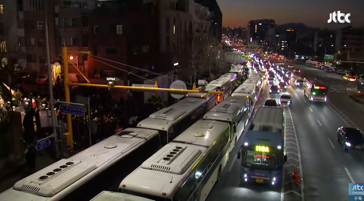 (출처=유튜브 채널 JTBC 뉴스 캡처)