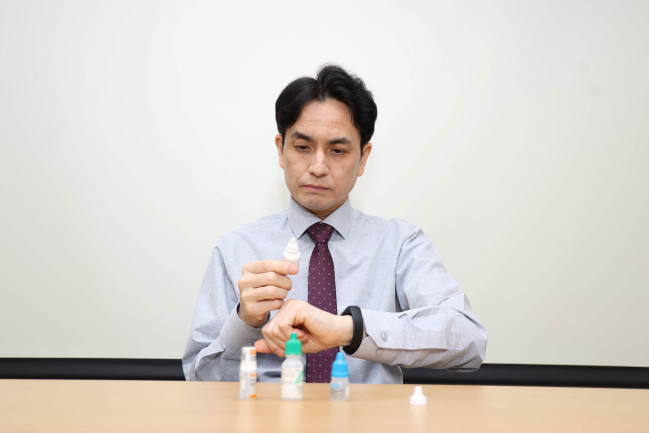 ▲녹내장을 진단받았다면 개인에게 맞는 안약을 처방받아 지속적으로 관리하는 것이 중요하다. (사진제공=김안과병원)