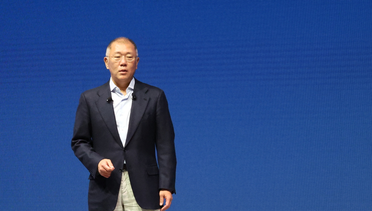 ▲6일 경기 고양시 '현대모터스튜디오 고양'에서 열린 2025 신년회에서 정의선 현대차그룹 회장이 신년사를 하고 있다.  (연합뉴스)