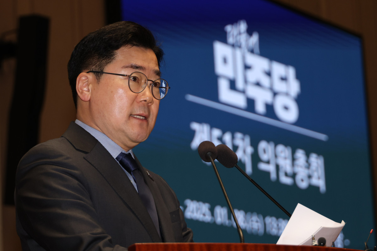 ▲더불어민주당 박찬대 원내대표가 8일 오후 국회에서 열린 의원총회에서 발언하고 있다. (사진=연합뉴스)