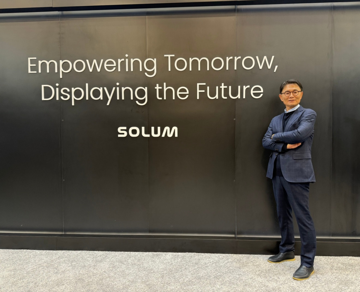 ▲'CES 2025', 솔루엠 전시관에서 전성호 대표. (이수진 기자)