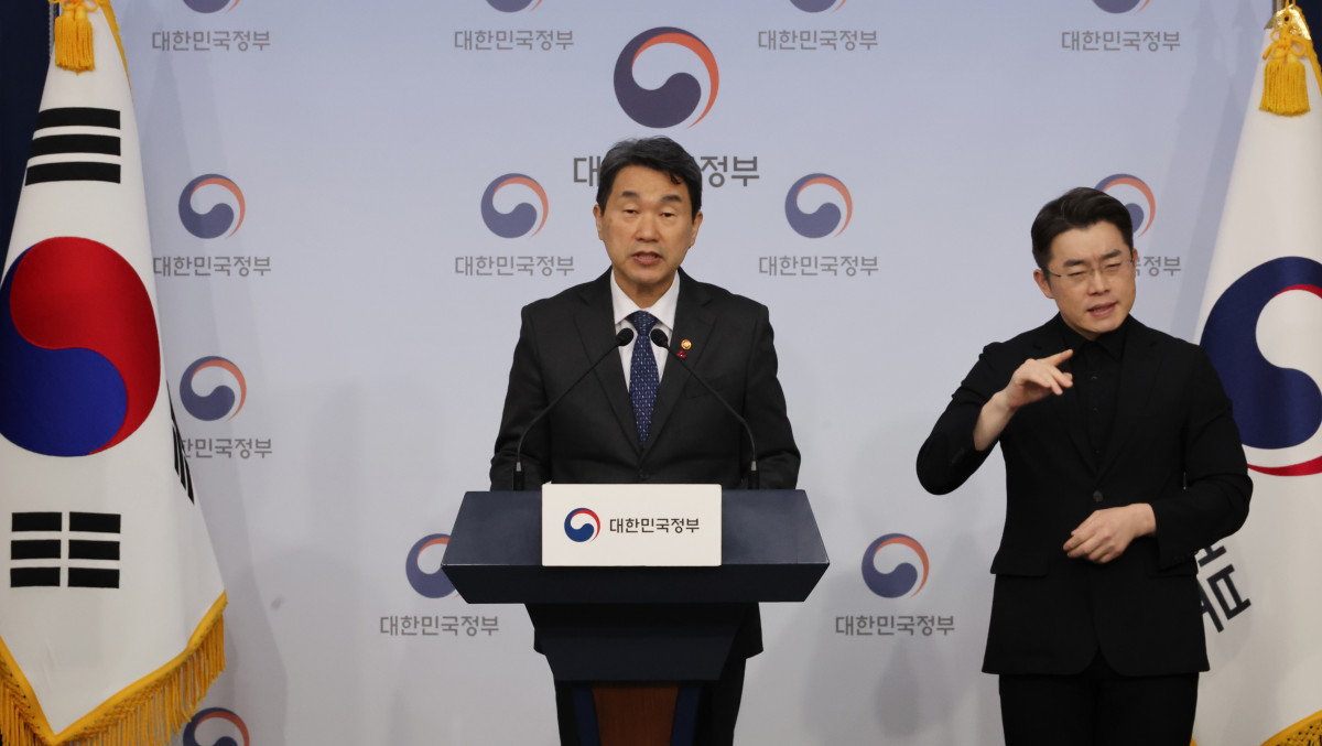 ▲이주호 부총리 겸 교육부 장관이 10일 서울 종로구 정부서울청사 별관에서 2025년 교육부 주요 업무 추진계획의 주요 내용을 설명하고 있다. (연합뉴스)