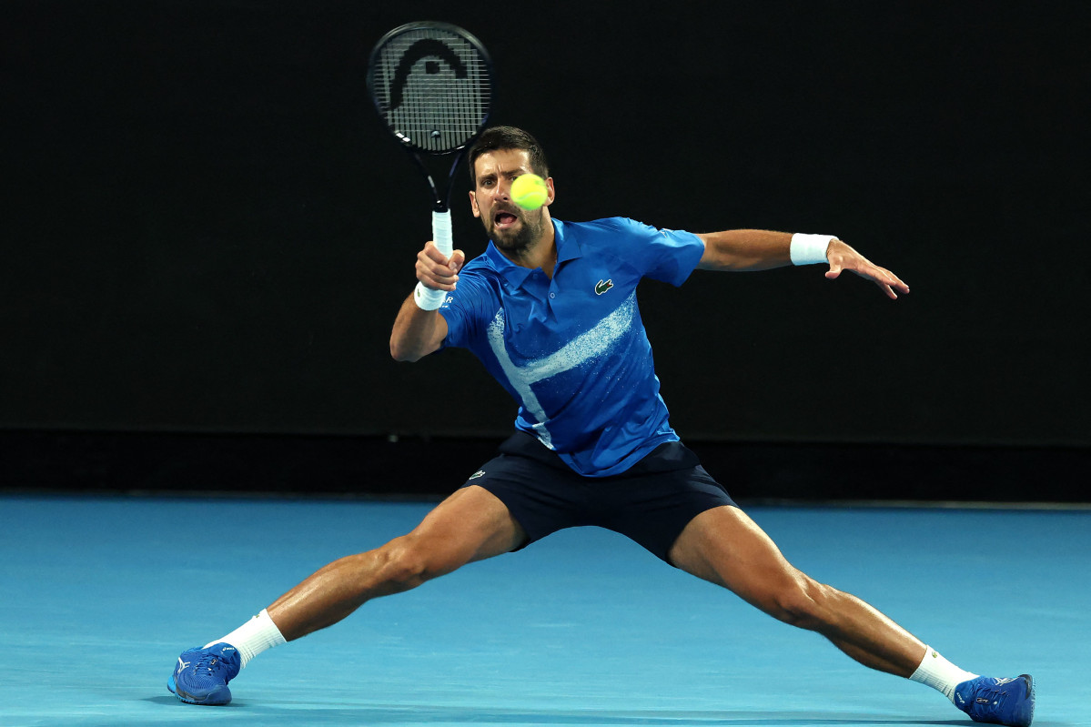 ▲노박 조코비치는 13일(한국시간) 호주 멜버른에서 열린 대회 이틀째 남자 단식 1회전에서 니세시 바사바레디(107위·미국)에게 3-1(4-6 6-3 6-4 6-2) 역전승을 거뒀다. (AFP/연합뉴스)
