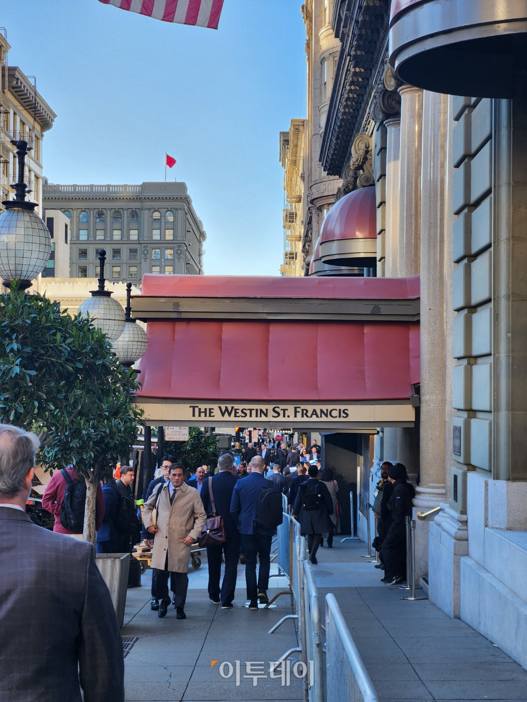▲웨스틴 세인트 프랜시스 호텔 앞 전경. (이상민 기자 imfactor@)