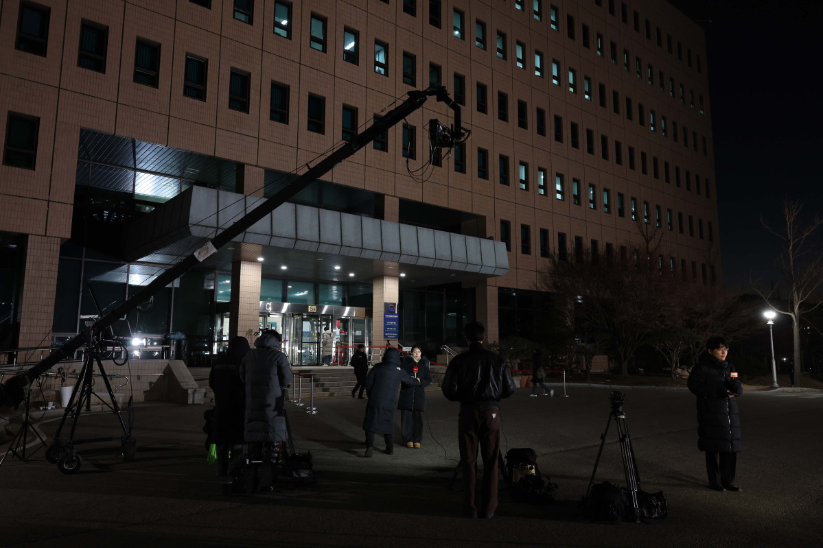 ▲고위공직자범죄수사처(공수처)와 경찰이 윤석열 대통령에 대한 2차 체포영장 집행에 나선 15일 오전 공수처가 위치한 경기 과천시 정부과천청사에 긴장감이 감돌고 있다. 신태현 기자 holjjak@