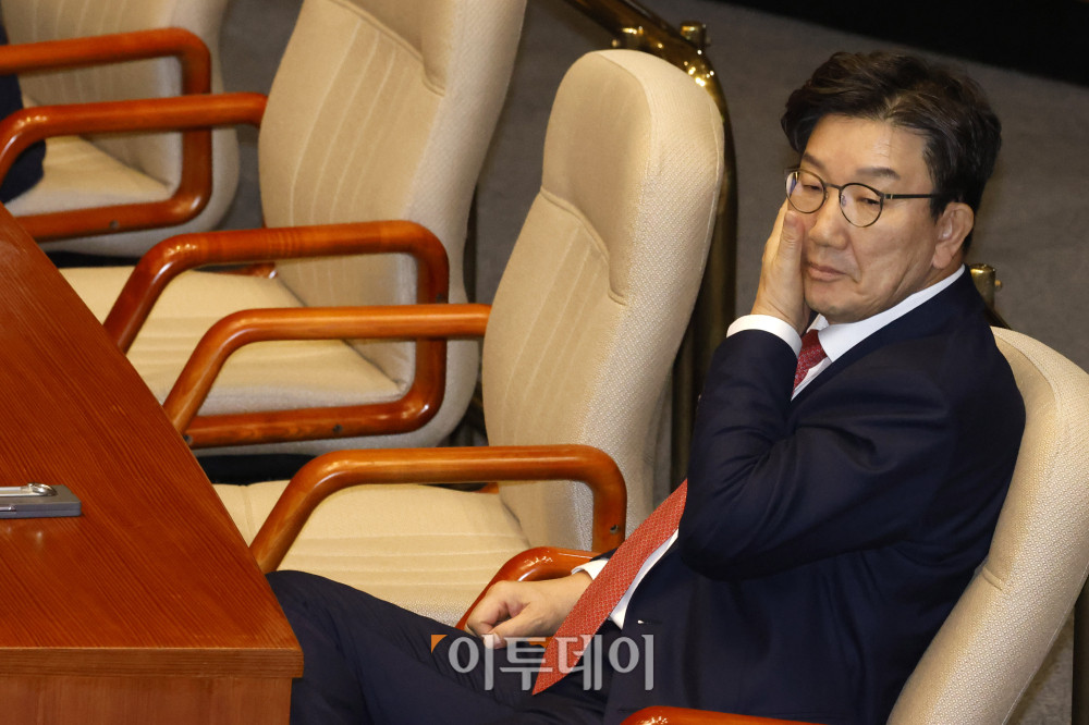 ▲권성동 국민의힘 원내대표가 9일 서울 여의도 국회 본회의에서 열린 윤석열 대통령 위헌적 비상계엄 선포 내란혐의 및 제주항공 여객기 참사 진상규명 관련 긴급현안질문에 참석하고 있다. 사진=고이란 기자 photoeran@