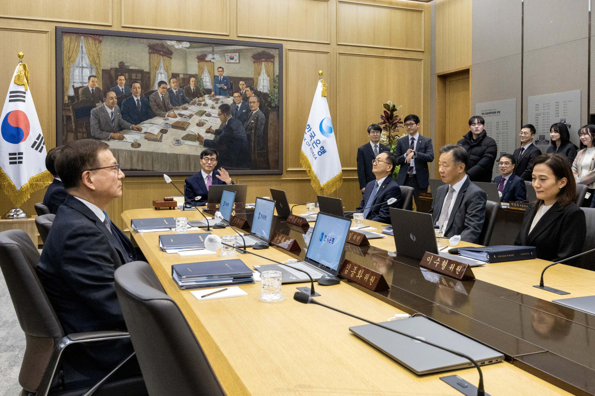 ▲이창용 한국은행 총재가 16일 서울 중구 한국은행에서 열린 금융통화위원회를 주재하고 있다. 사진공동취재단
