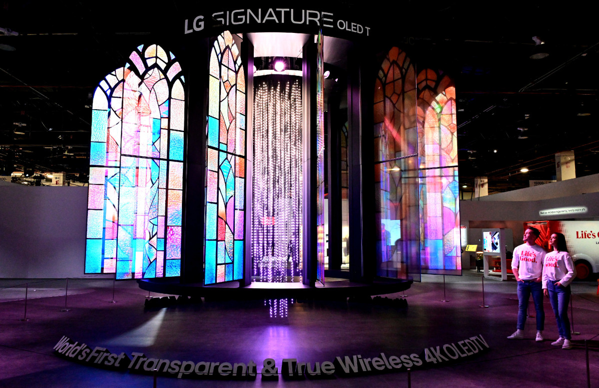 ▲CES 2025에서 선보인 LG 시그니처 올레드T 미디어아트 (자료제공=LG전자)