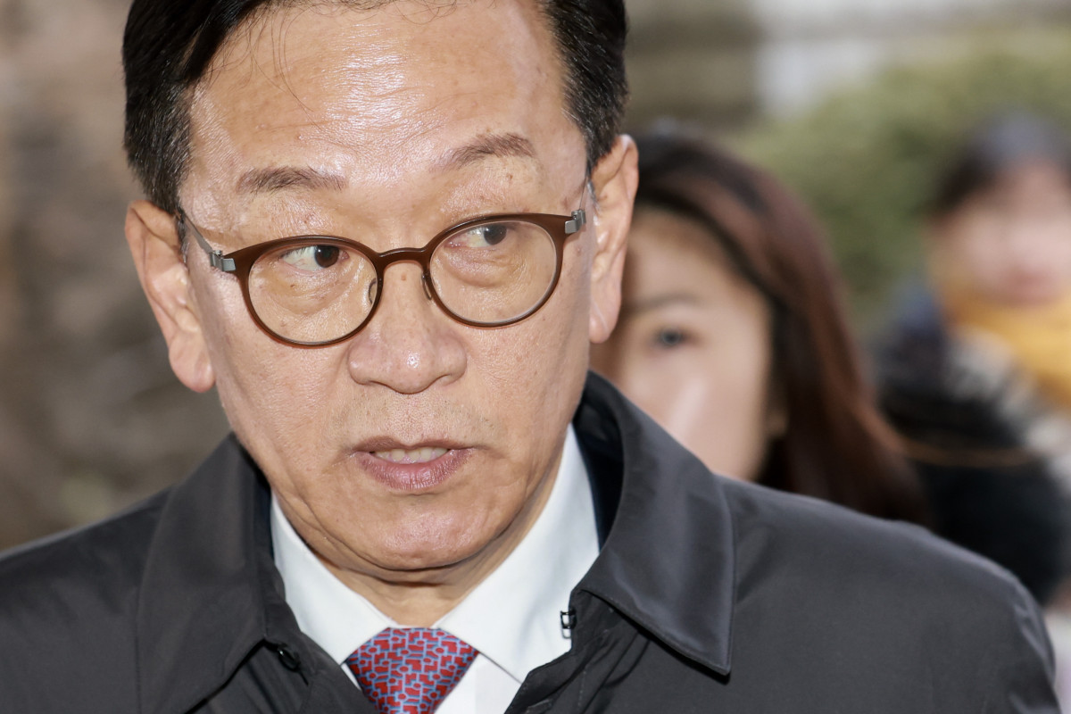 ▲ 윤석열 대통령이 체포적부심사에 불출석한 16일 오후 서울 서초구 중앙지방법원에서 윤석열 대통령 측 석동현 변호사가 출석하고 있다. (연합뉴스)