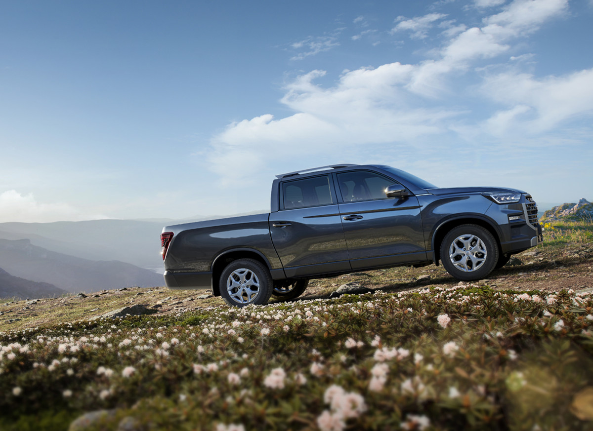 ▲KG모빌리티의 2025 렉스턴’ 라인업 내 ‘렉스턴 스포츠&칸’. (자료제공=KG모빌리티)