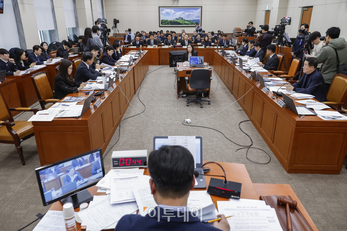 ▲21일 서울 여의도 국회에서 쿠팡 택배노동자 심야노동 등 근로조건 개선 및 대유위니아그룹 임금체불 관련 청문회가 열리고 있다. 조현호 기자 hyunho@