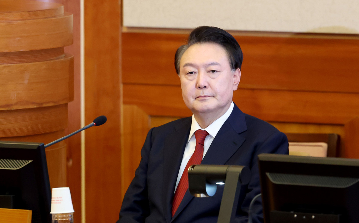 ▲윤석열 대통령이 21일 서울 종로구 헌법재판소에서 열린 윤석열 대통령 탄핵심판 3차 변론기일에 출석하고 있다. 신태현 기자 holjjak@