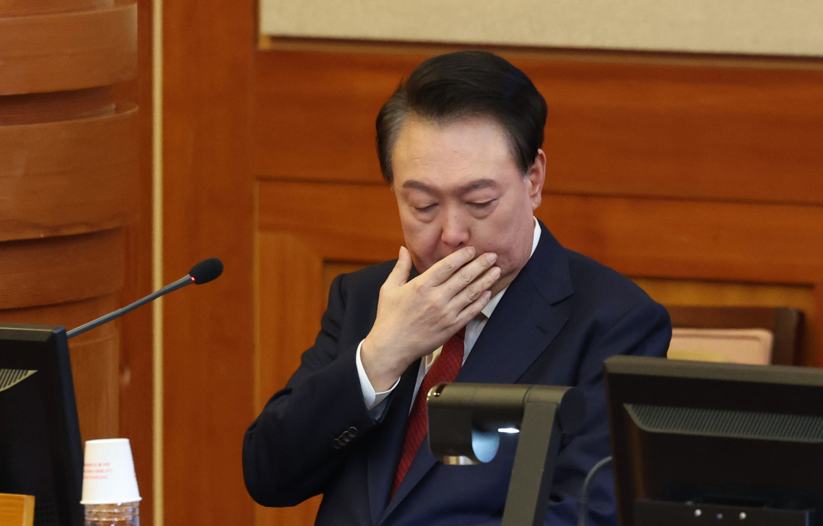 ▲윤석열 대통령이 21일 서울 종로구 헌법재판소에서 열린 윤석열 대통령 탄핵심판 3차 변론기일에 출석하고 있다. 신태현 기자 holjjak@