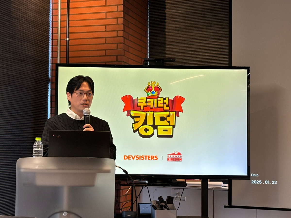 ▲쿠키런: 킹덤 김이환 PD는 22일 서울 강남구 데브시스터즈에서 열린 인터뷰에서 4주년 업데이트 방향에 대해 설명하고 있다.  (김나리 기자)