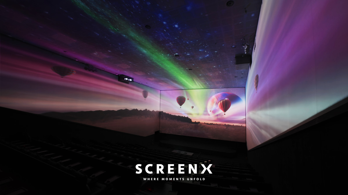 ▲23일 CGV는 좌우 벽면은 물론 천장까지 스크린을 확대한 SCREENX인 이른바 '용스엑'을 공개했다. (CJ 4DPLEX)