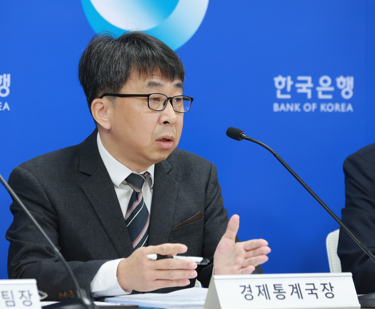 ▲신승철 한국은행 경제통계국장이 23일 오전 서울 중구 한국은행에서 2024년 4/4분기 및 연간 실질 국내총생산(속보)의 주요 특징을 설명하고 있다. (한국은행)