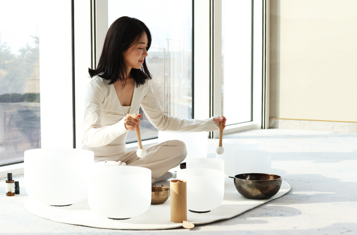 ▲싱잉볼 테라피 프로그램 (사진제공=호텔나루서울)