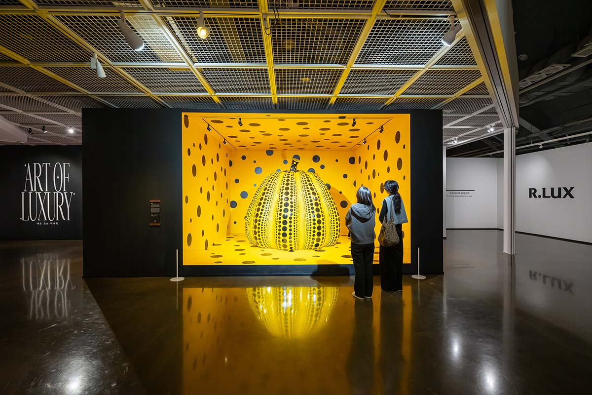 ▲쿠팡의 알럭스(R.LUX)가 서울미술관과 협업해 연 ‘아트 오브 럭셔리(Art of Luxury)’ 전시 공간 (사진제공=쿠팡)