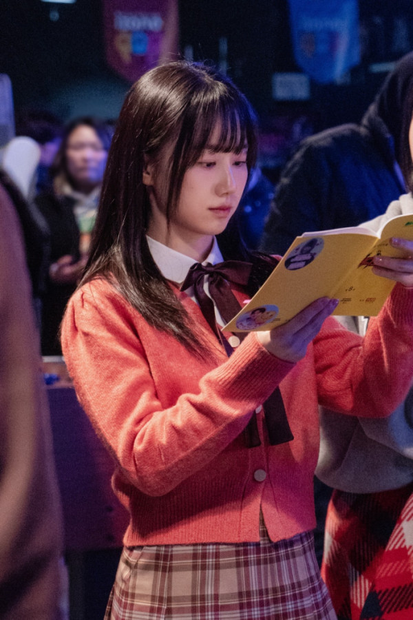 ▲'스터디그룹' 윤상정 비하인드(사진제공=엔에스이엔엠)