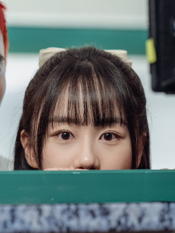 ▲'스터디그룹' 윤상정 비하인드(사진제공=엔에스이엔엠)